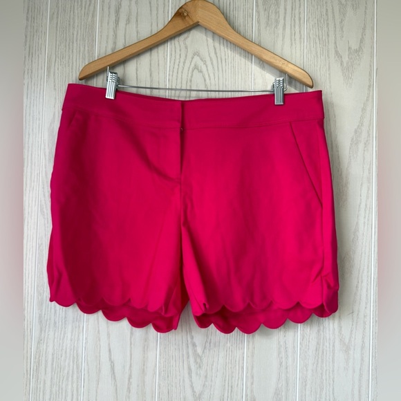 Isaac Mizrahi Women's Hot Pink Scalloped Shorts - Size 14 - Picture 1 of 5